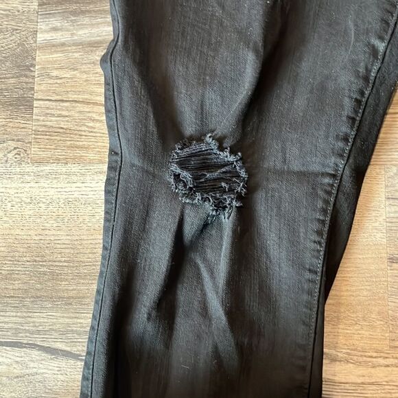 Torrid Black Distressed Skinny Jeans - Picture 4 of 6